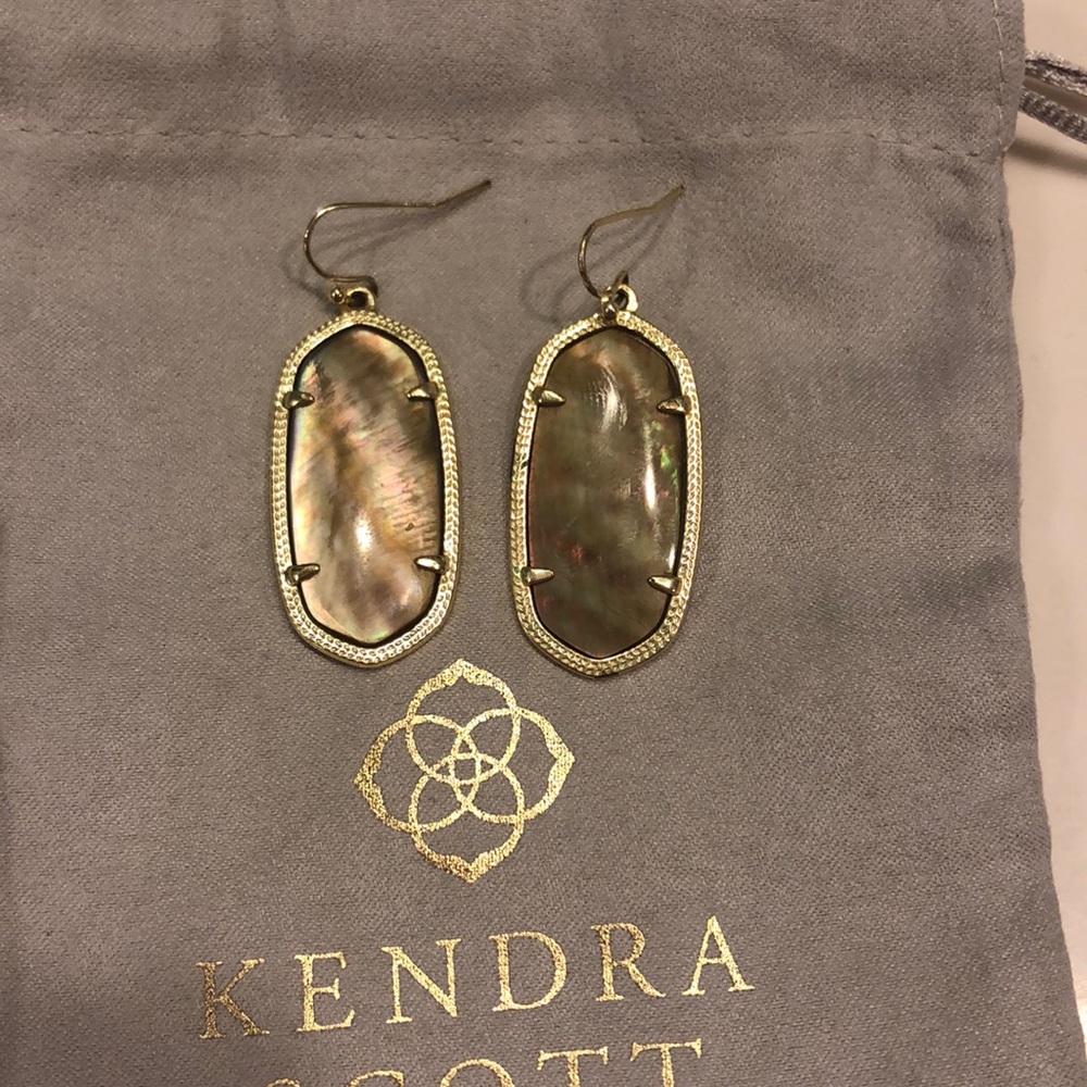 Kendra Scott in Brown mother of pearl!